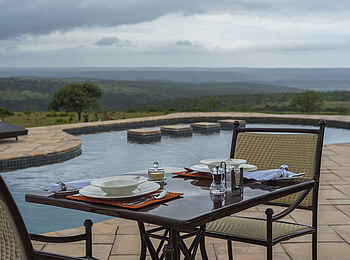 Founders Lodge by Mantis: Lunch am Pool Founders Lodge by Mantis: Lunch am Pool