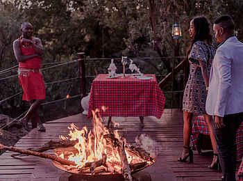 Ol Seki Hemingways Mara: Boma-Feuer beim privaten Dinner