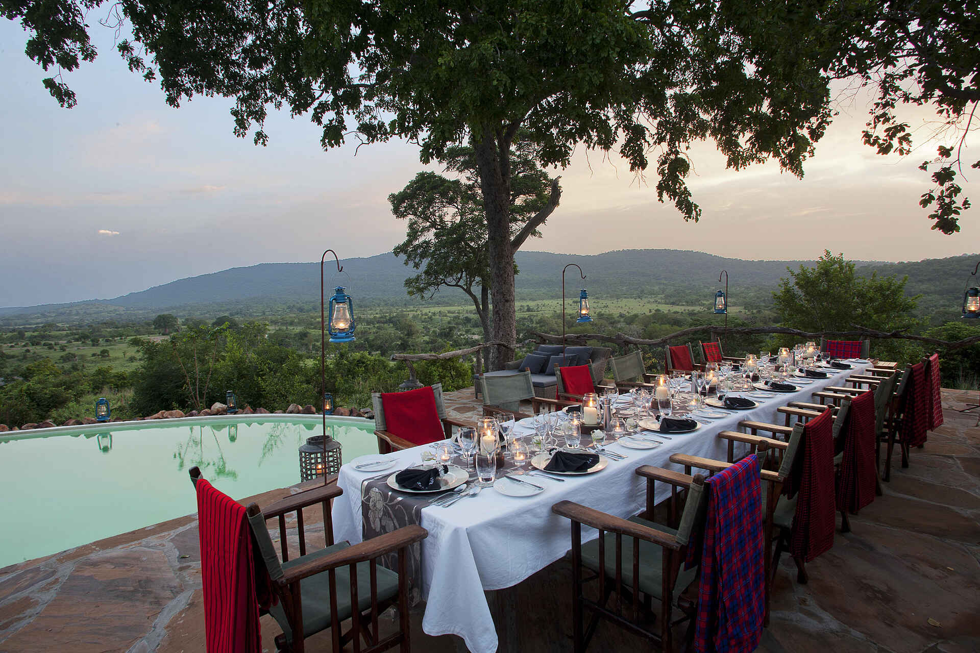 Beho Beho Camp, Selous Game Reserve, Tansania, Abendessen, Pool, afrikarma, afrikarma.de, afrikarma Safaris, afrikarma Safaris - Wildnis. Hautnah.