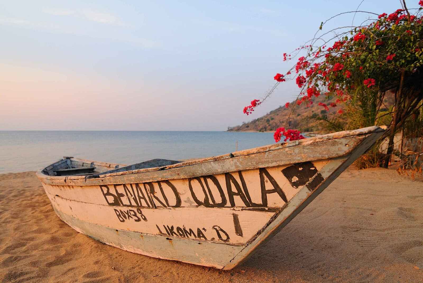 Kaya Mawa: Boot auf Likoma Island Kaya Mawa: Boot auf Likoma Island