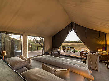 Little Machaba Camp: Luxury Tent Bett