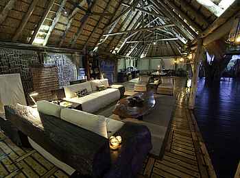 Little Mombo Camp: Lounge Little Mombo Camp: Lounge