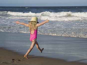 Rocktail Beach Camp: Mädchen am Strand