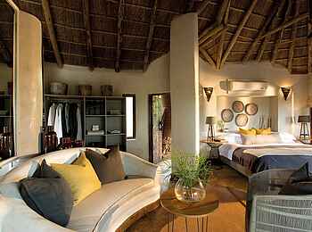The Royal Madikwe: Lelapa Suite Bett