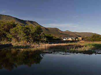 Samara Karoo Lodge: Das Wasserloch