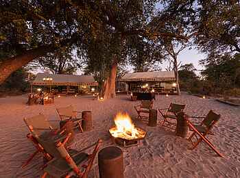 Selinda Explorers Camp: Die Boma