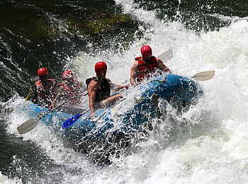 Victoria Falls Hotel: Wildwasser-Rafting