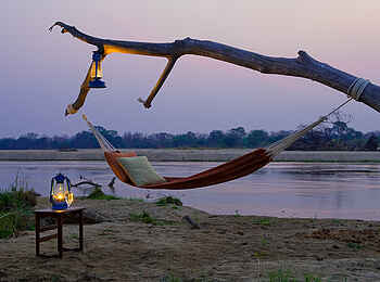 Zungulila Bushcamp: Hängematte Zungulila Bushcamp: Hängematte