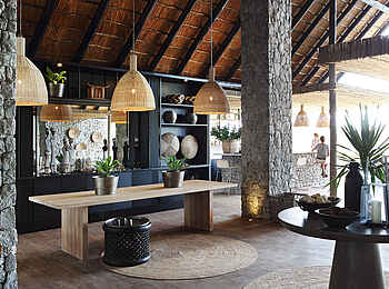Londolozi Private Granite Suites: Rezeptionsbereich und Lounge