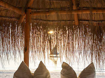 Azura Benguerra Island Retreat: Infinity Beach Villa Terrasse