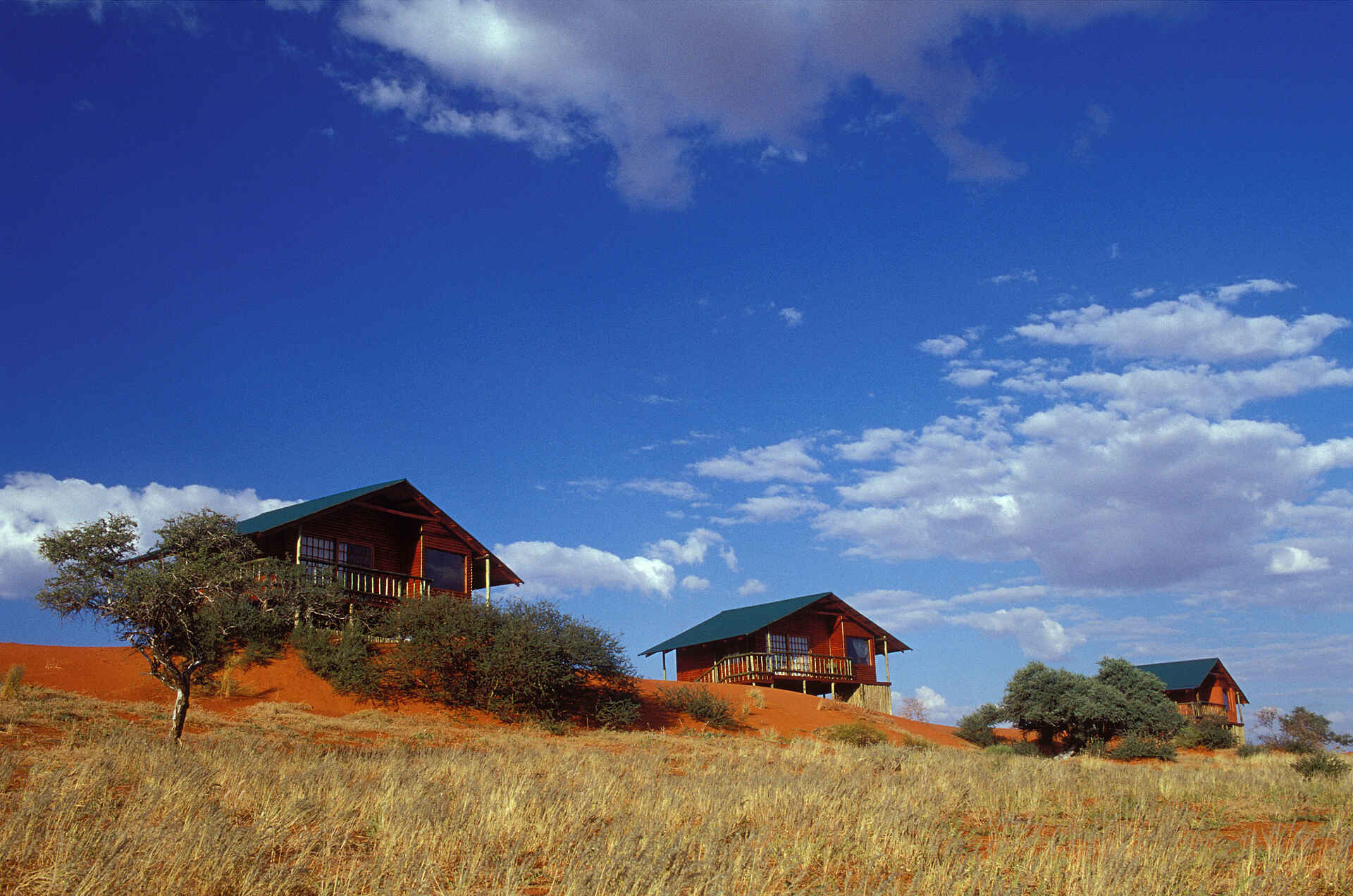 Bagatelle Kalahari Game Ranch: Drei Dünen-Chalets überblicken die Savanne
