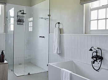 Boschendal Wine Estate: Loft Farmhouse Bad