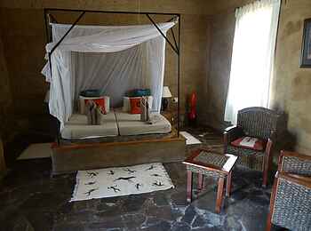 Fort Sesfontein: Im Zimmer liegen Handtücher bereit