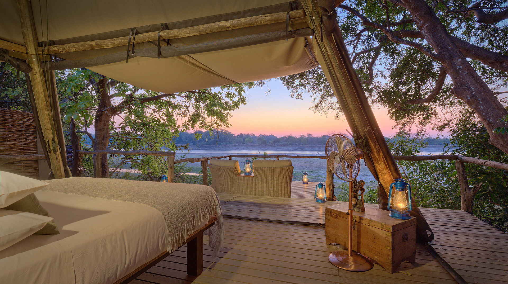 Shawa Luangwa Camp: Luxury Tent Sonnenuntergang