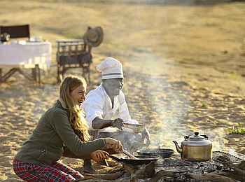 Kichaka Expeditions: Authentisches Kochen über dem Feuer