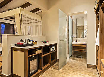 Melia Serengeti Lodge: Ankleide Panorama Zimmer Melia Serengeti Lodge: Ankleide Panorama Zimmer