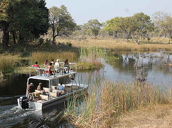 Nkasa Lupala Tented Lodge: Doppelstöckiges Aussichtsboot Nkasa Lupala Tented Lodge: Doppelstöckiges Aussichtsboot