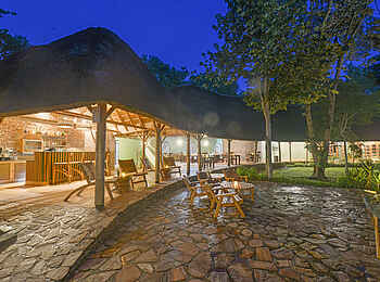 Primate Lodge Kibale: Die Terrasse