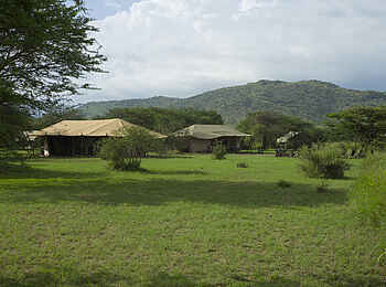 Ronjo Camp: Loungezelt und Speisezelt