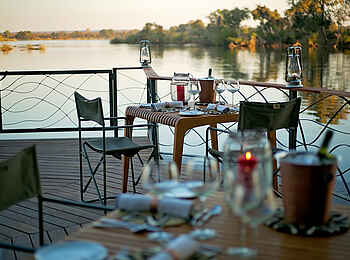 Thorntree River Lodge: Frühstück auf dem Flussdeck Thorntree River Lodge: Frühstück auf dem Flussdeck