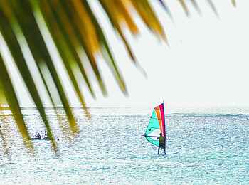 Trou Aux Biches Beachcomber Golf Resort & Spa: Surfen Trou Aux Biches Beachcomber Golf Resort & Spa: Surfen