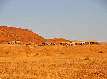 Desert Hills Glamping: Das Camp aus einiger Entfernung Desert Hills Glamping: Das Camp aus einiger Entfernung