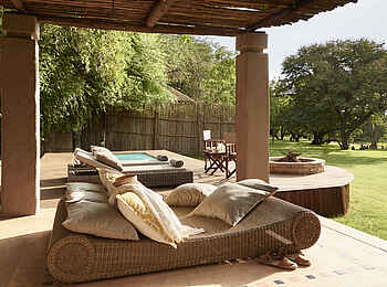 Sanctuary Chobe Chilwero: Pool Suite Terrasse Sanctuary Chobe Chilwero: Pool Suite Terrasse