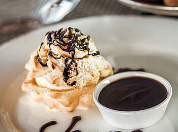 Chem Chem Lodge: Dessert Chem Chem Lodge: Dessert