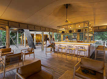 Duma Tau Camp: An der Bar
