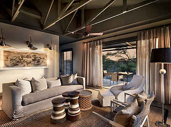 Epako Safari Lodge and Spa: Der Wohnbereich der River Suite