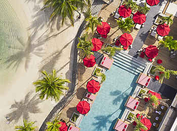 LUX Grand Baie: Das Beach Rouge Restaurant aus der Vogelperspektive LUX Grand Baie: Das Beach Rouge Restaurant aus der Vogelperspektive