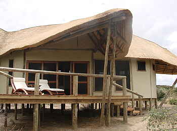 Tau Pan Camp: Gästechaletexterieur