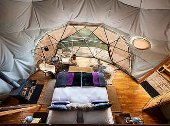 The Highlands Camp: Double Tent Blick hinein