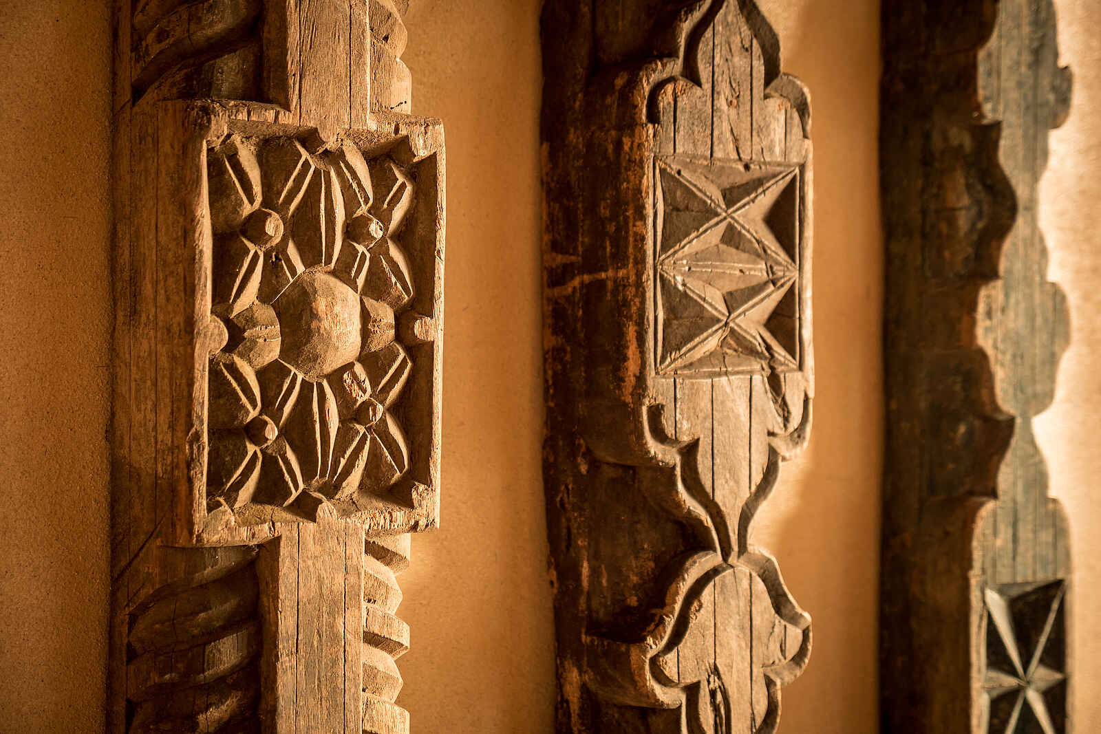 Zanzibar White Sand Luxury Villas: Holzkunst Zanzibar White Sand Luxury Villas: Holzkunst