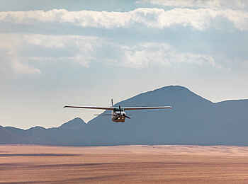 Kwessi Dunes Lodge: Desert Shuttle