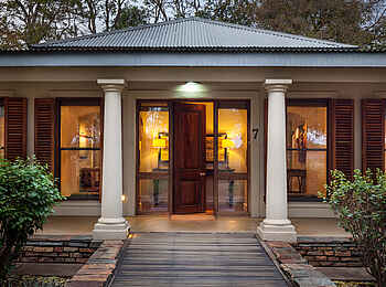 MalaMala Rattrays Camp: Gästevilla von Außen MalaMala Rattrays Camp: Gästevilla von Außen