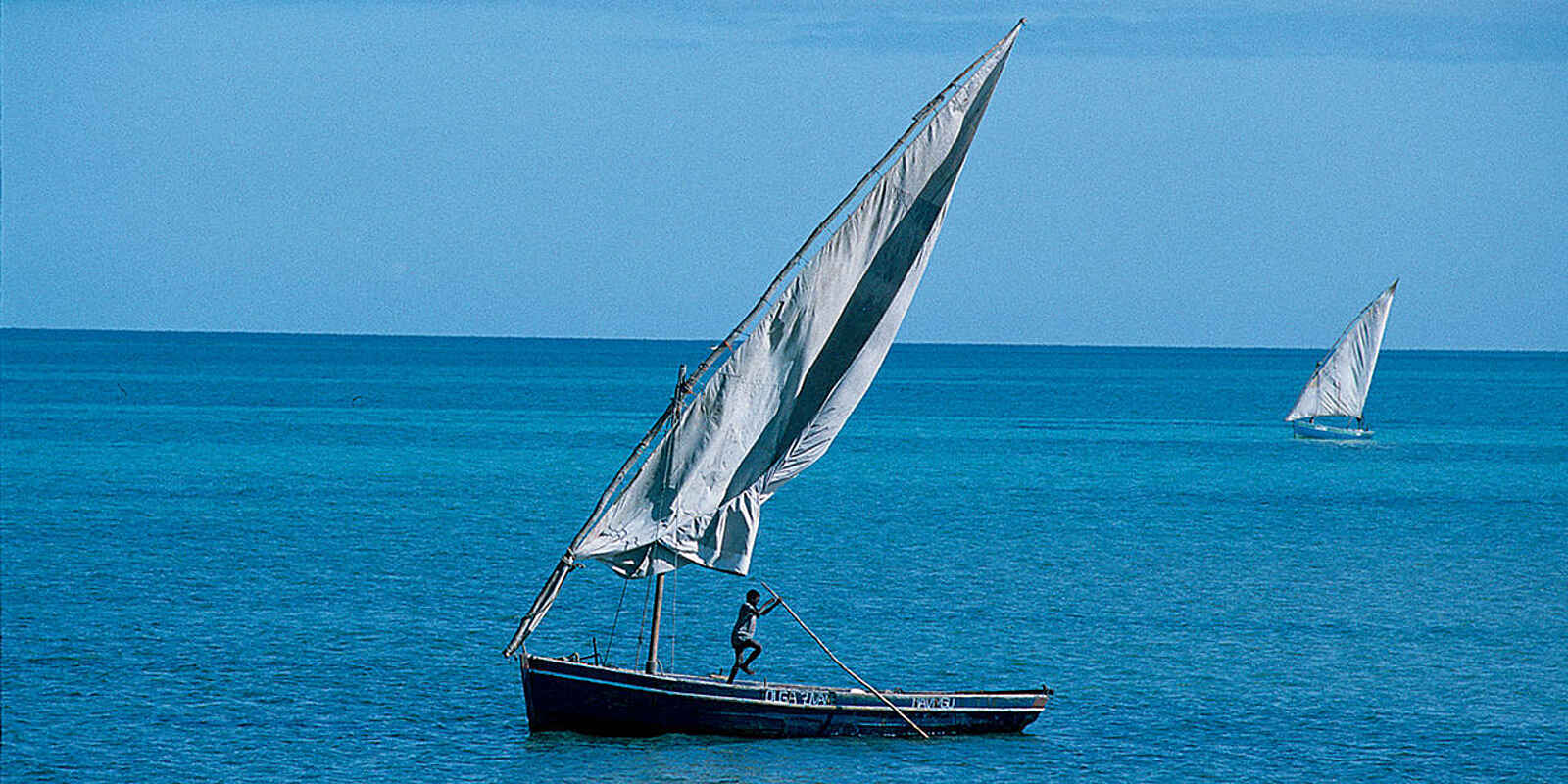 Anantara Bazaruto Island Resort and Spa: Traditionelle Dhow im Bazaruto Archipel Anantara Bazaruto Island Resort and Spa: Traditionelle Dhow im Bazaruto Archipel