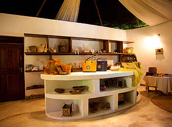 Kinasi Lodge: Souvenir Shop für Andenken Kinasi Lodge: Souvenir Shop für Andenken