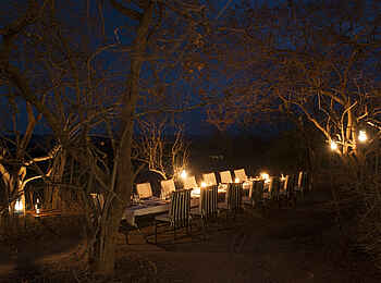 Kwihala Camp: Dinner im Freien