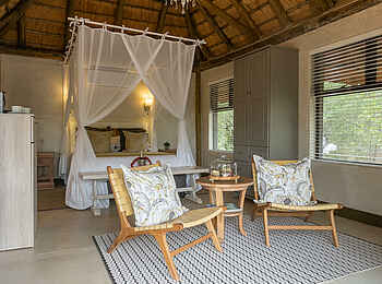Mohlabetsi Safari Lodge: Das Schlafzimmer einer Suite Mohlabetsi Safari Lodge: Das Schlafzimmer einer Suite