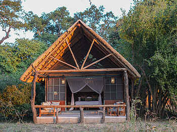 Mwamba Bush Camp: Blick auf das Chalet Mwamba Bush Camp: Blick auf das Chalet