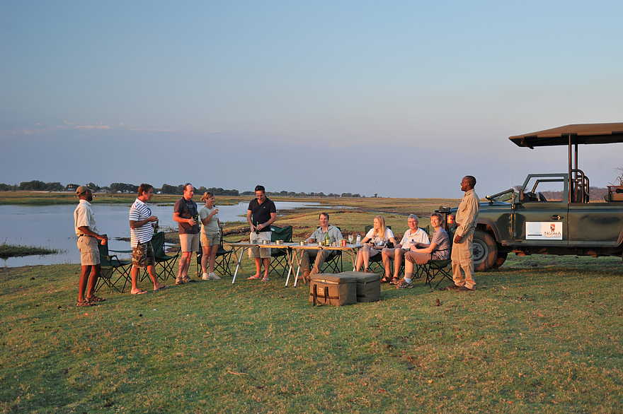Ngoma Safari Lodge: Sundowner Ngoma Safari Lodge: Sundowner