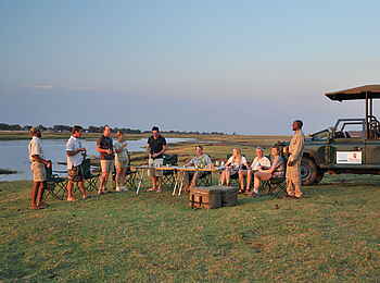 Ngoma Safari Lodge: Sundowner Ngoma Safari Lodge: Sundowner
