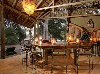 Pom Pom Camp: Bar Pom Pom Camp: Bar