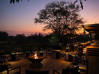 Simbambili Game Lodge: Feuerstelle
