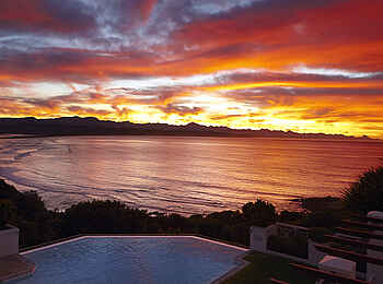 The Plettenberg: Infinity-Pool bei Sonnenuntergang
