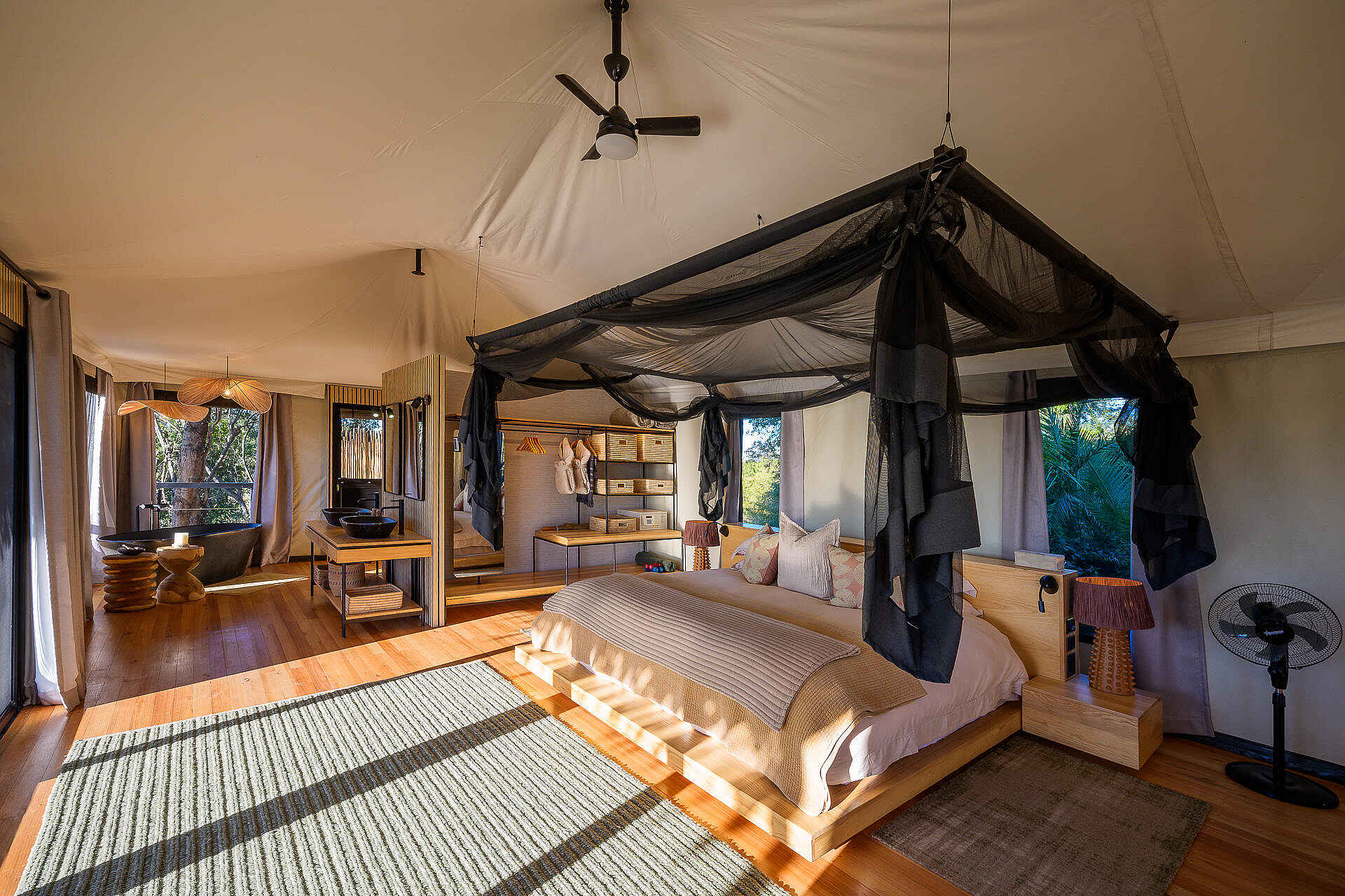 Tubu Tree Camp: Großzügige Gästezelte mit offener Raumaufteilung