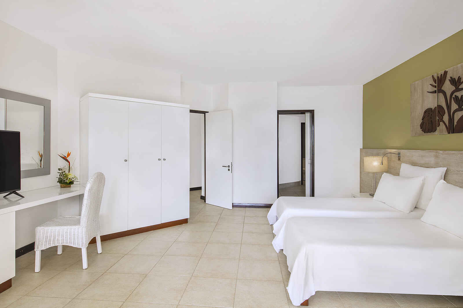 Victoria Beachcomber Resort and Spa: Family Apartment Bett Victoria Beachcomber Resort and Spa: Family Apartment Bett