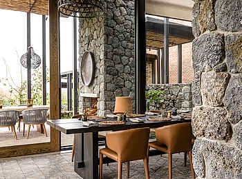 Singita Kwitonda Lodge: Esstisch Singita Kwitonda Lodge: Esstisch