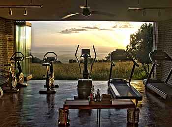 Angama Mara: Das Fitnessstudio mit toller Aussicht Angama Mara: Das Fitnessstudio mit toller Aussicht